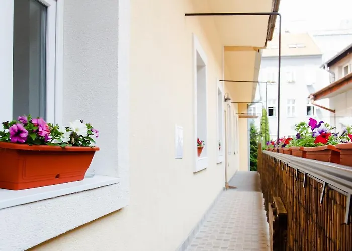 Leo Obchodna - Delux * براتسيلافا